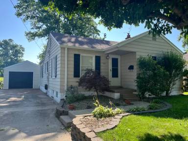 Main picture of 220 S Chestnut St