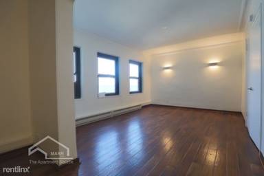 Main picture of 1403 W Lake St