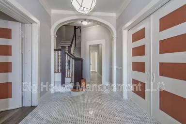Main picture of 3407 Elgin Ave
