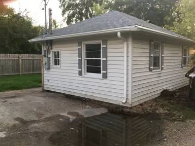 Main picture of 1402 University Ave