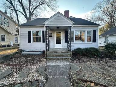 Main picture of 215 N Columbia St