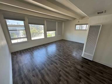 Main picture of 130 Montreal St