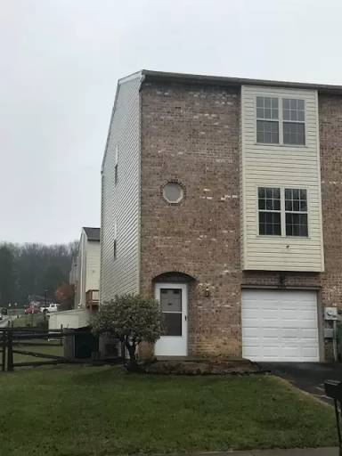 Main picture of 320 Moty Dr