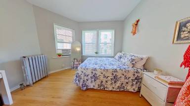 Main picture of 738 W Aldine Ave