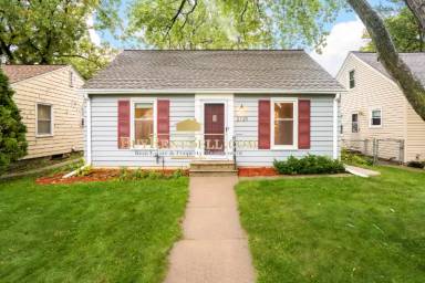 Main picture of 2729 Webster Ave S