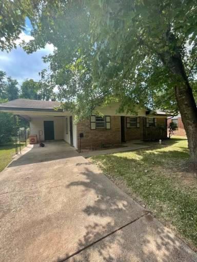 Main picture of 4216 Parkway Dr