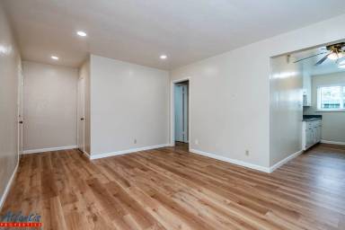 Main picture of 420 S 3rd St