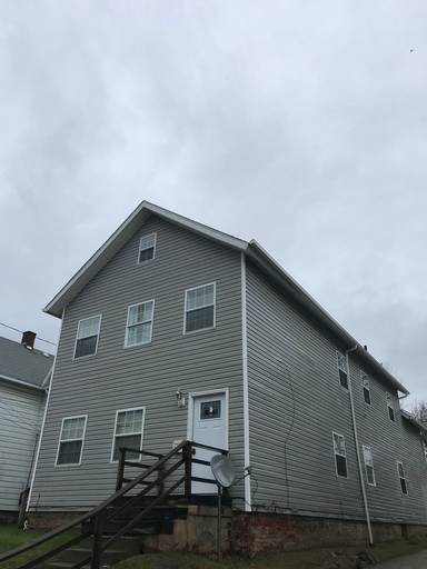 Main picture of 2967 Peach St