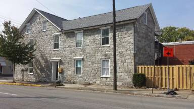 Main picture of 102 N Bedford St