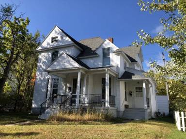 Main picture of 914 5th Ave