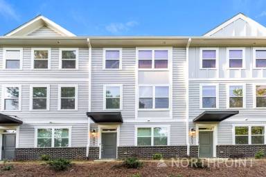 Main picture of Beautiful 3BR 3.5BA Townhome w/ Full Appliance Kitchen Garage Parking in University