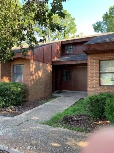 Main picture of 2708-36 Tyndall Dr