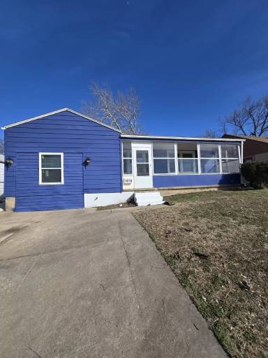 Main picture of 1928 N Volutsia Ave
