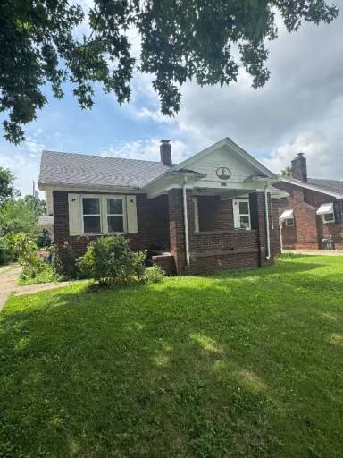 Main picture of 1453 E Clay St