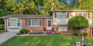 Main picture of 2219 Euclid Rd NW
