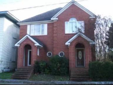 Main picture of 310 3rd Ave