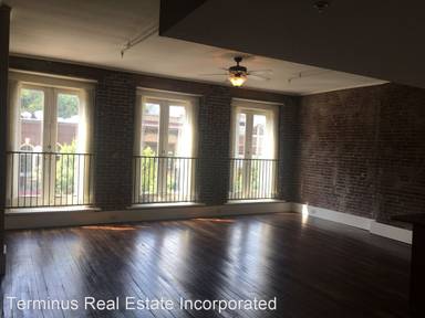 Main picture of 122 S Gay St