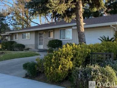 Main picture of 6361 Lake Park Dr