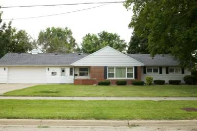 Main picture of 717 W Main St