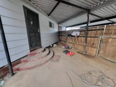 Main picture of 1935 Parnassus St