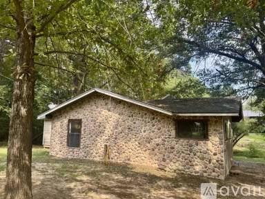 Main picture of 448 Lake Dr