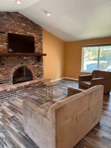 Main picture of 7826 Emerald Dr SW