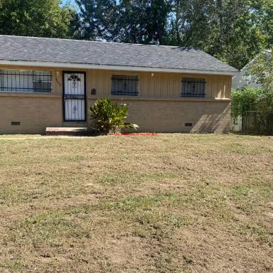 Main picture of 4633 N Cheyenne Ave