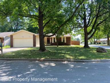 Main picture of 3338 S Roanoke Ave