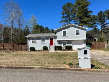 Main picture of 2870 Surrey Ln SW
