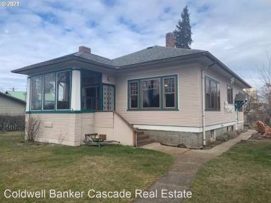 Main picture of 301 W Broadway St