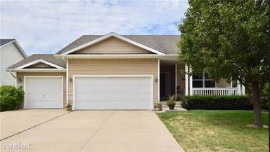 Main picture of 4620 NE Michael Dr