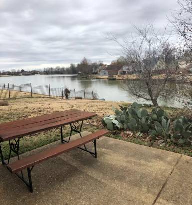 Main picture of 9237 Lakeshore Dr