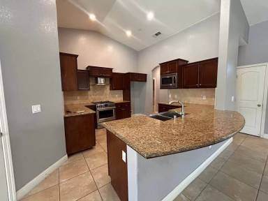 Main picture of 3821 W Vine Ave