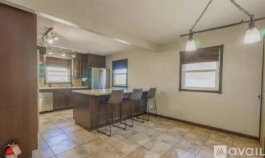 Main picture of 25 Ovington Ave