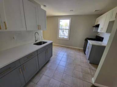 Main picture of 109 N Maple Ave