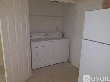 Main picture of 20 Red Ln