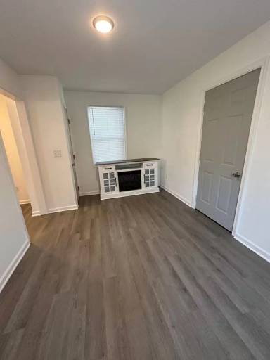 Main picture of 2006 Rose Ln