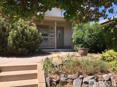 Main picture of 3843 Grove St