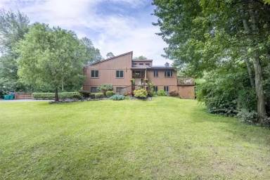 Main picture of 25 Pinebrook Loop