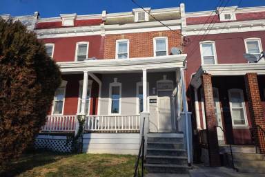 Main picture of 115 W 23rd St