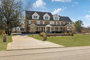 Main picture of 5111 Meadowlake Rd