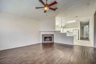 Main picture of 1900 Barrens Cir