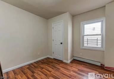 Main picture of 254 S 11th St