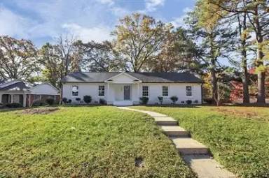 Main picture of 1800 Edgewater Dr