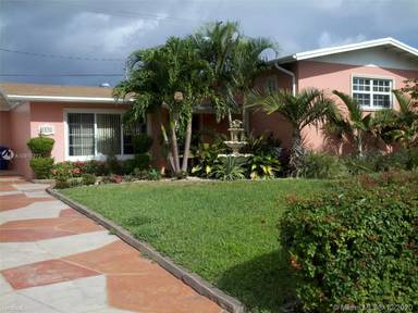 Main picture of 1375 NE 204th Ter