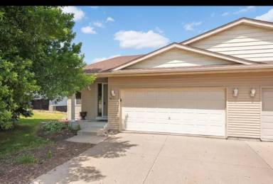 Main picture of 520 4th Ave SE