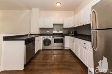 Main picture of 3815-23 N Greenview Ave