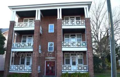 Main picture of 332 Mt Vernon Ave