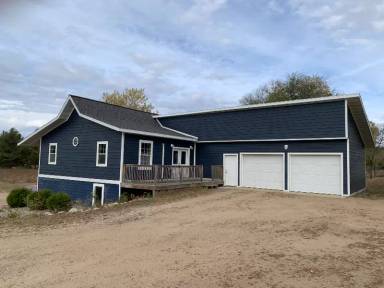 Main picture of 16387 170th St