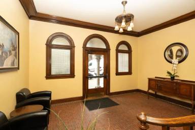 Main picture of 831 SW Vista Ave